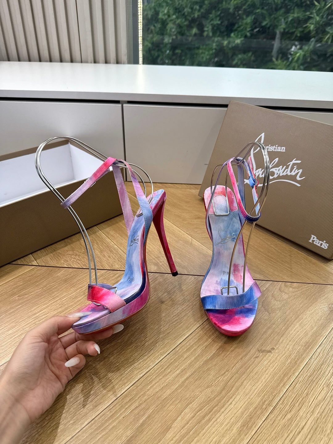 CL 26s Miss Z Sandals Colorful Leather Satin 932675