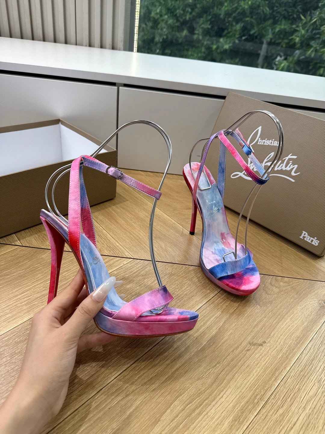 CL 26s Miss Z Sandals Colorful Leather Satin 932675