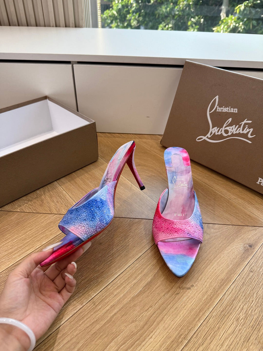 CL 26s Miss Z Mule Colorful Leather Satin 932816