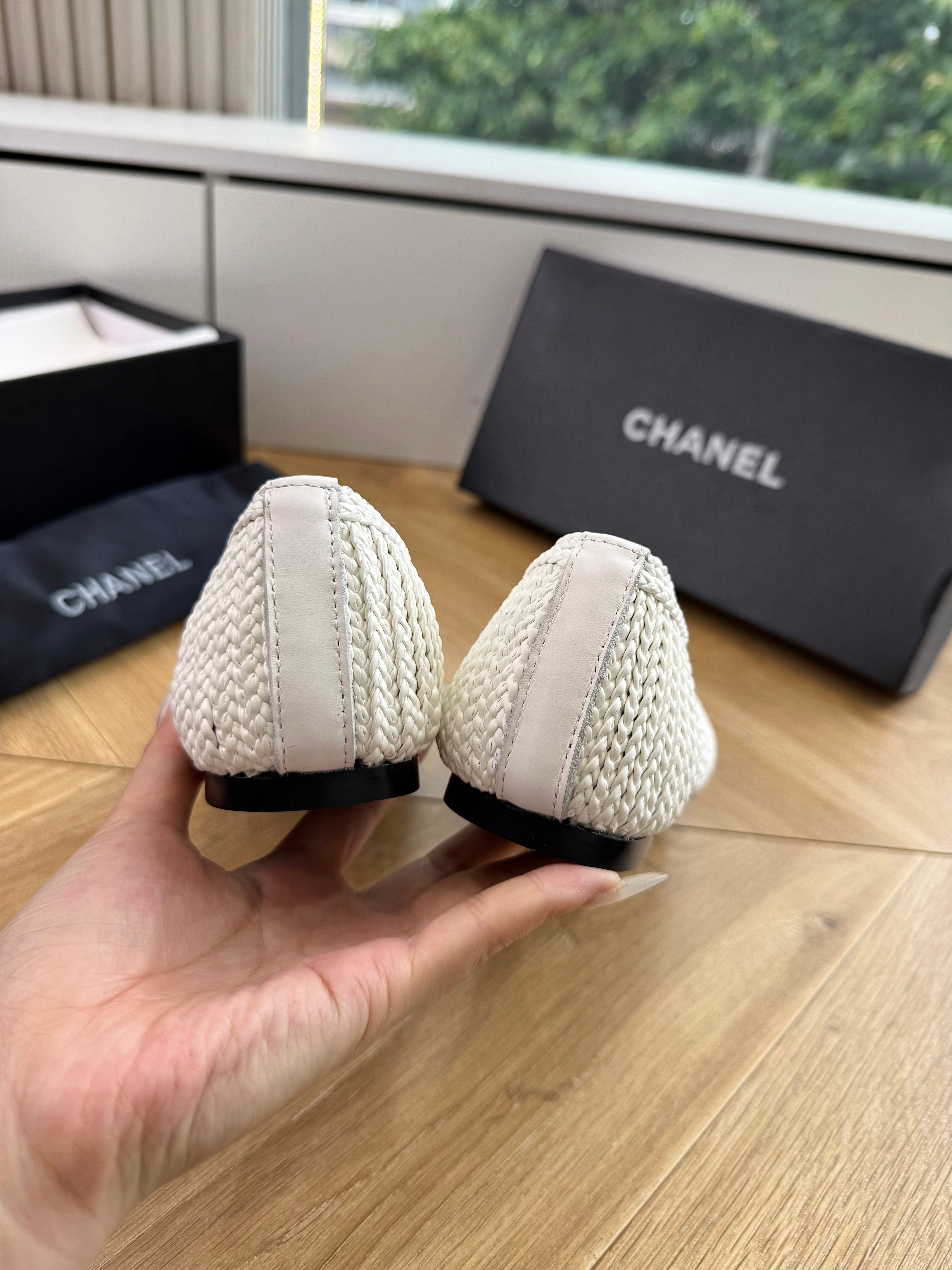 CC 26s Ballerina Flats Black White Woven Leather 916121