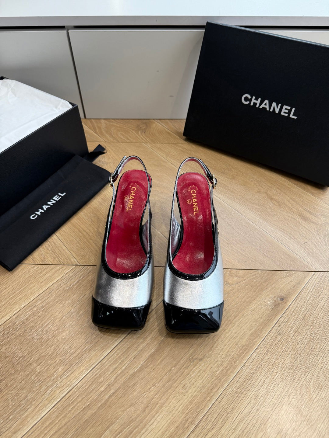 CC 26s Slingback Sliver Black Patent Leather 933126