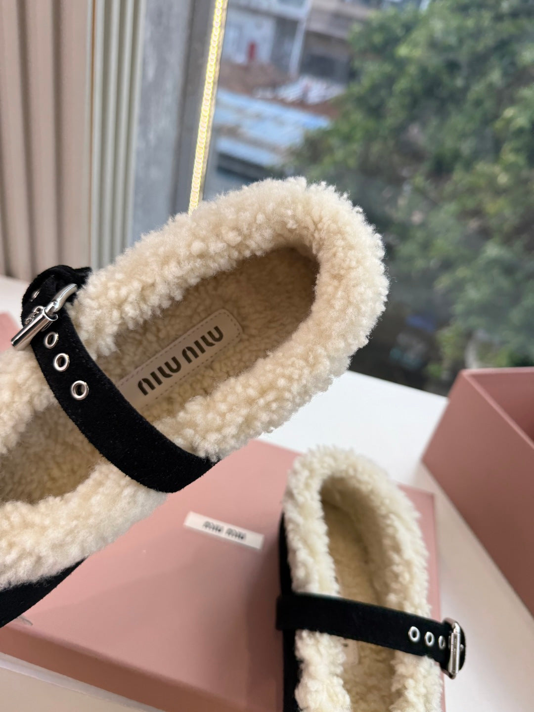 Miu 26s Ballerinas Black Suede Shearling 994179