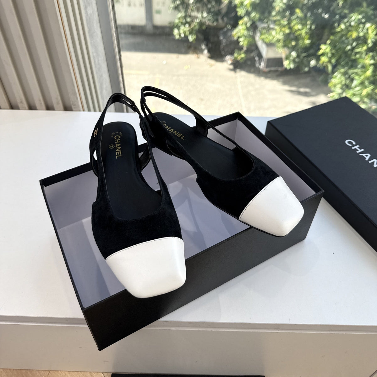 CC 26s Cap Toe Slingback Flats Black Suede 168785