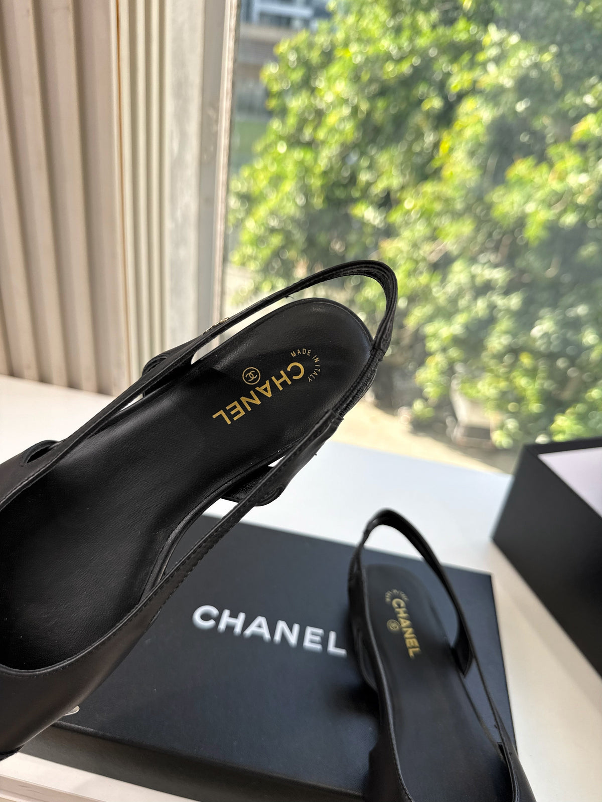 CC 26s Cap Toe Slingback Flats Black Leather 168788