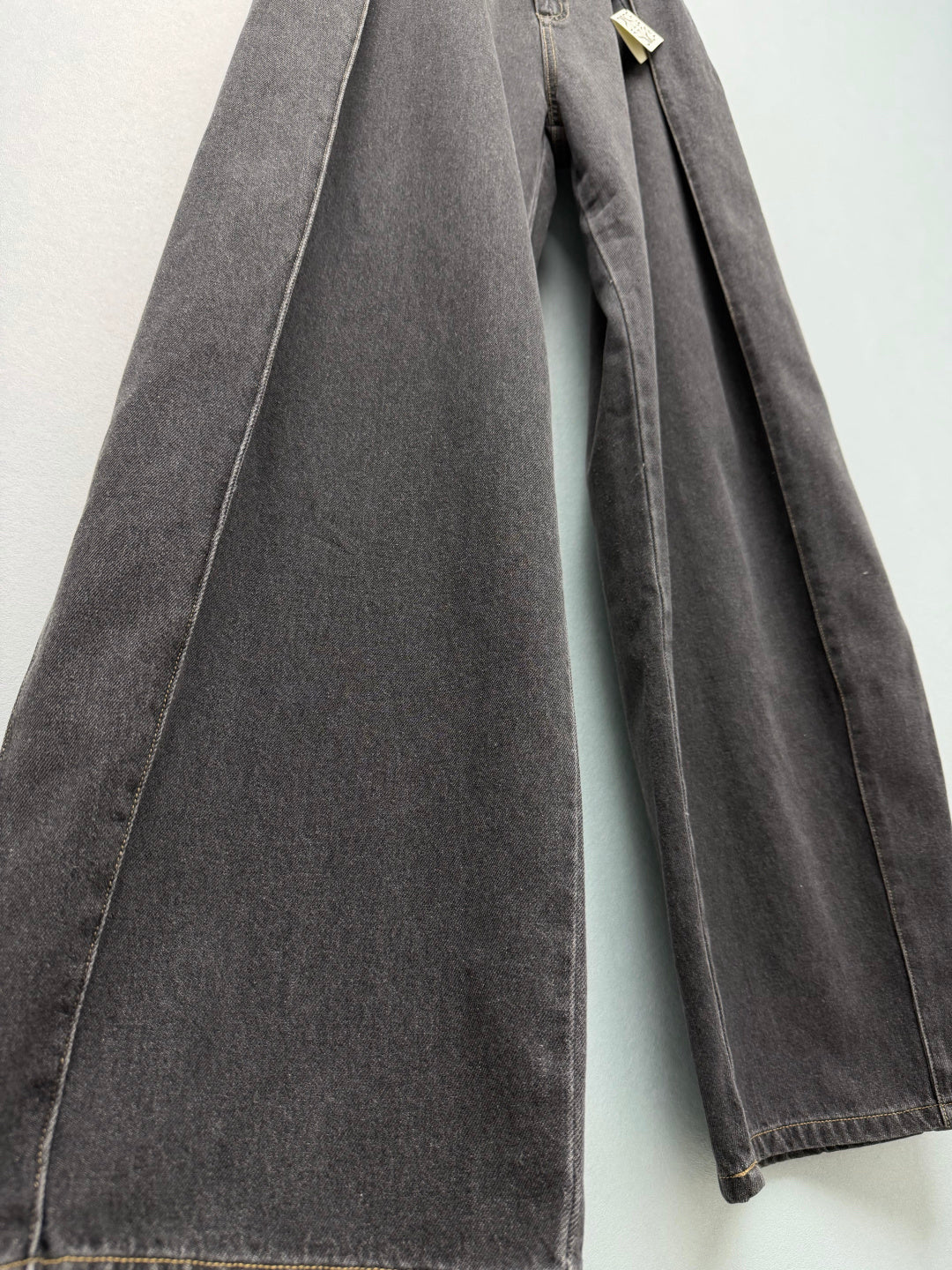 Loewe 26s Pleated Wide-Leg Jeans Grey Cotton 411625