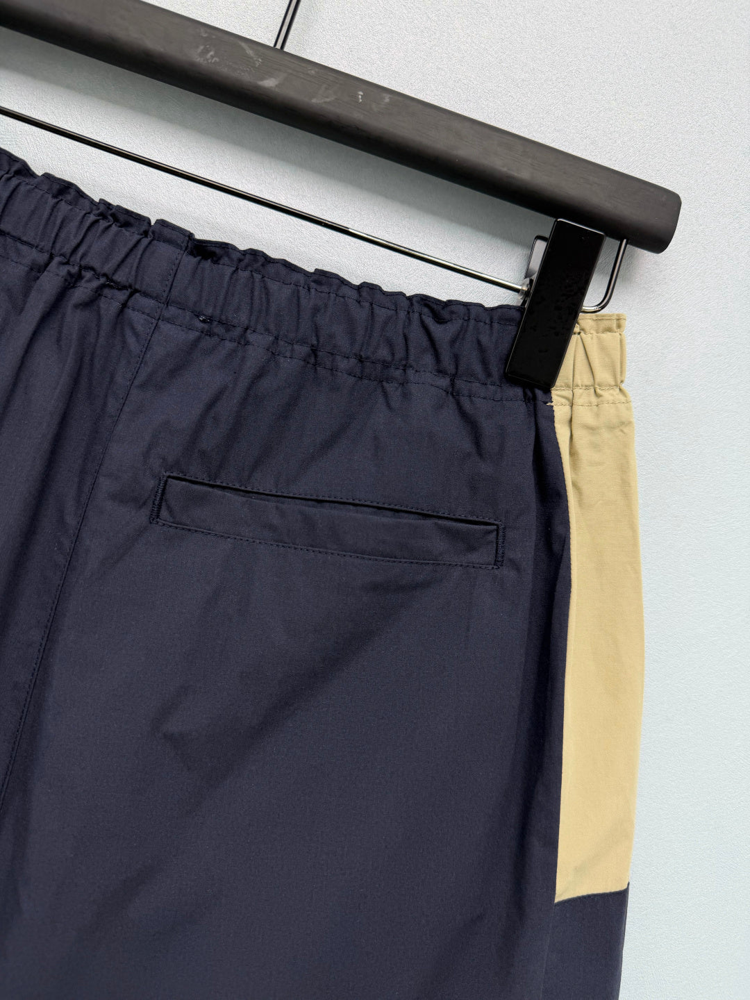 YSL Color-Blocked Elastic Waist Casual Shorts Navy Blue Beige Linen 411617