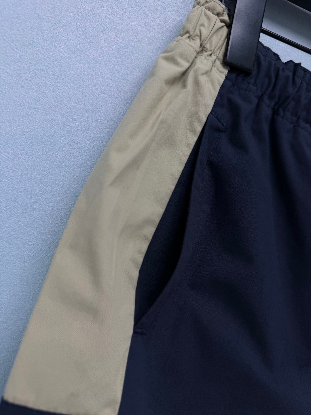 YSL Color-Blocked Elastic Waist Casual Shorts Navy Blue Beige Linen 411617