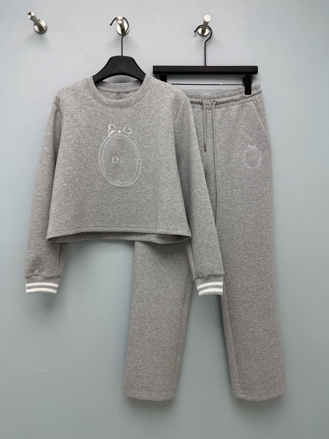 CD 26s Set Long-Sleeve Sweatshirt & Sweatpants Grey Polyester 421391