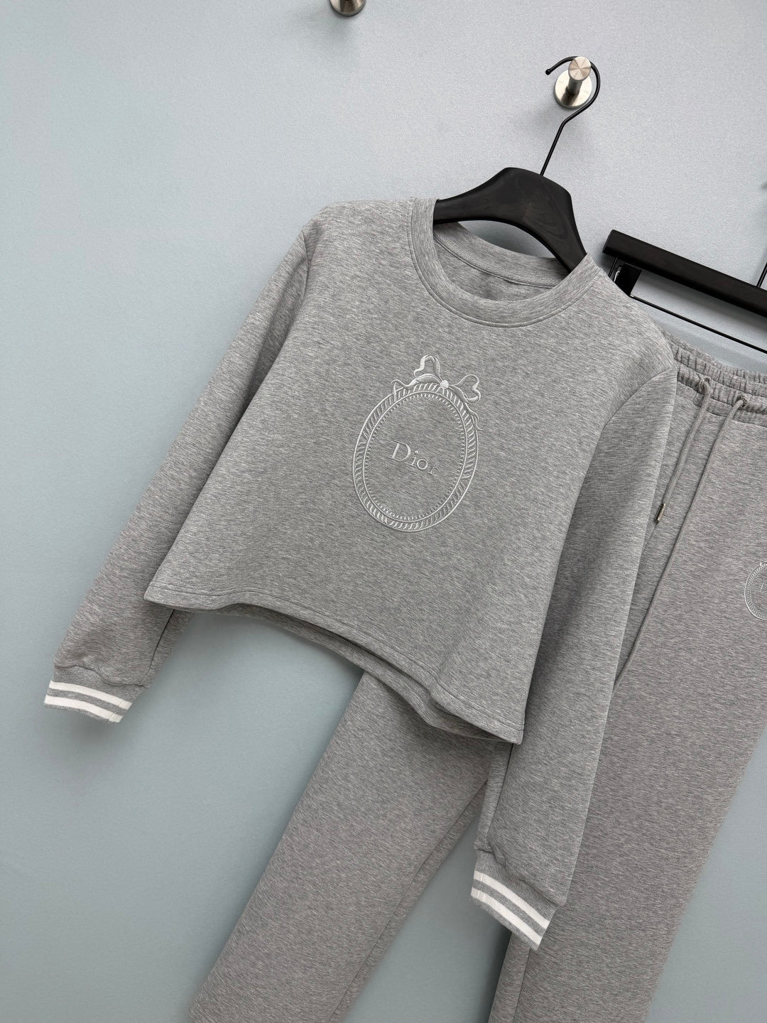 CD 26s Set Long-Sleeve Sweatshirt & Sweatpants Grey Polyester 421391