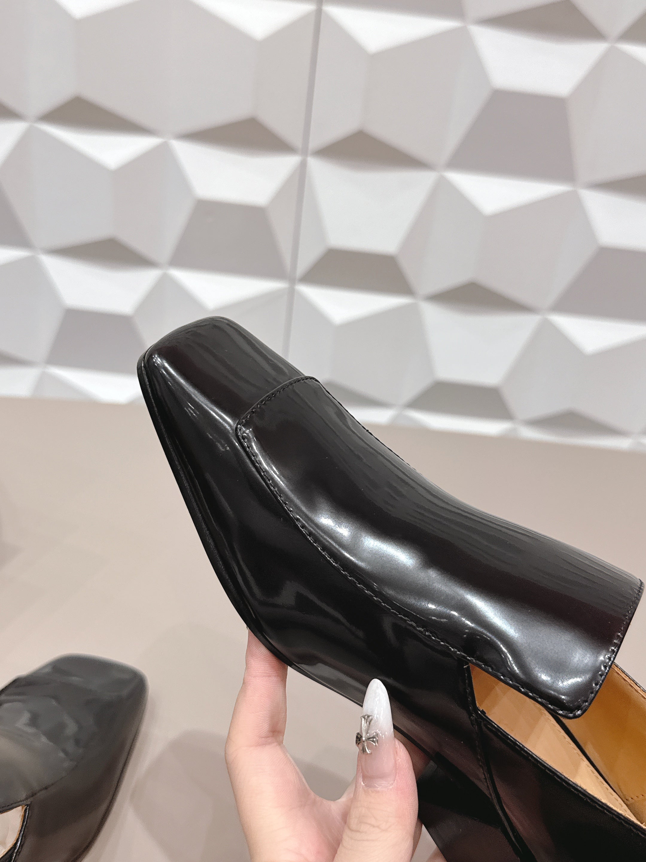 BV Okinawa Intrecciato Loafer 4cm Black Calfskin 613296