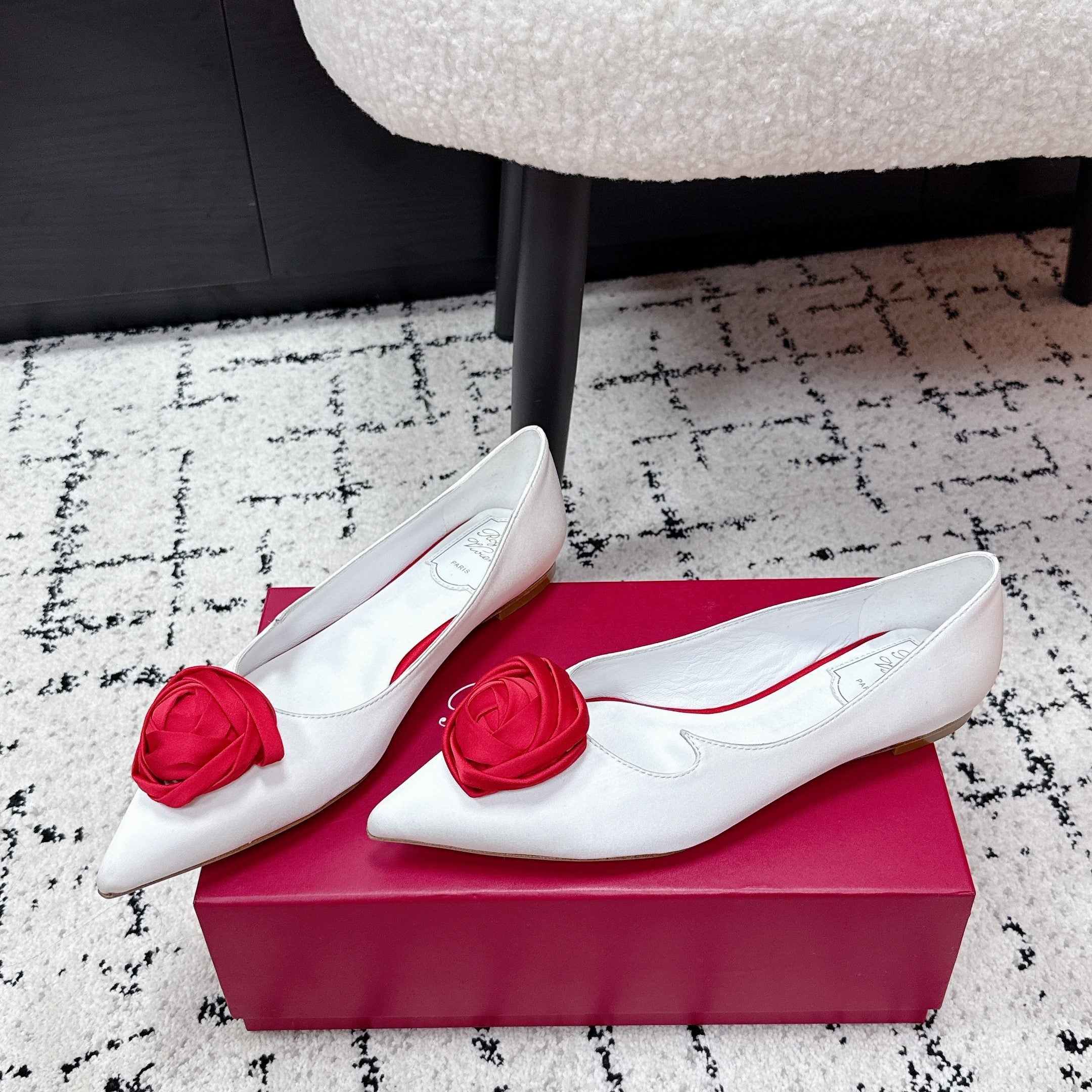 RV Rose Vivier Flower Slingback Flat White Red  Satin 617288
