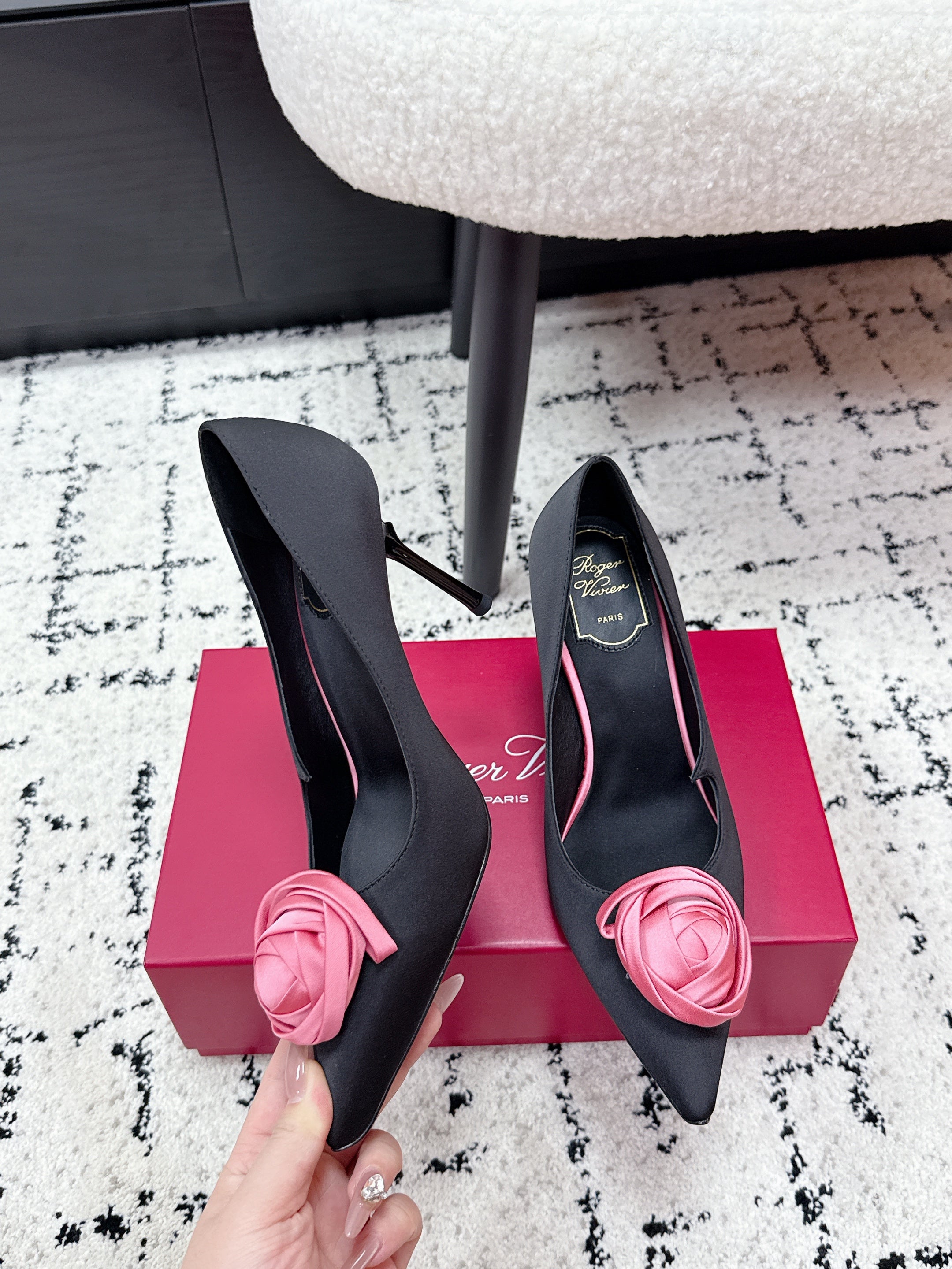 RV Rose Vivier Flower Pumps 10cm Pink Black Satin 617291