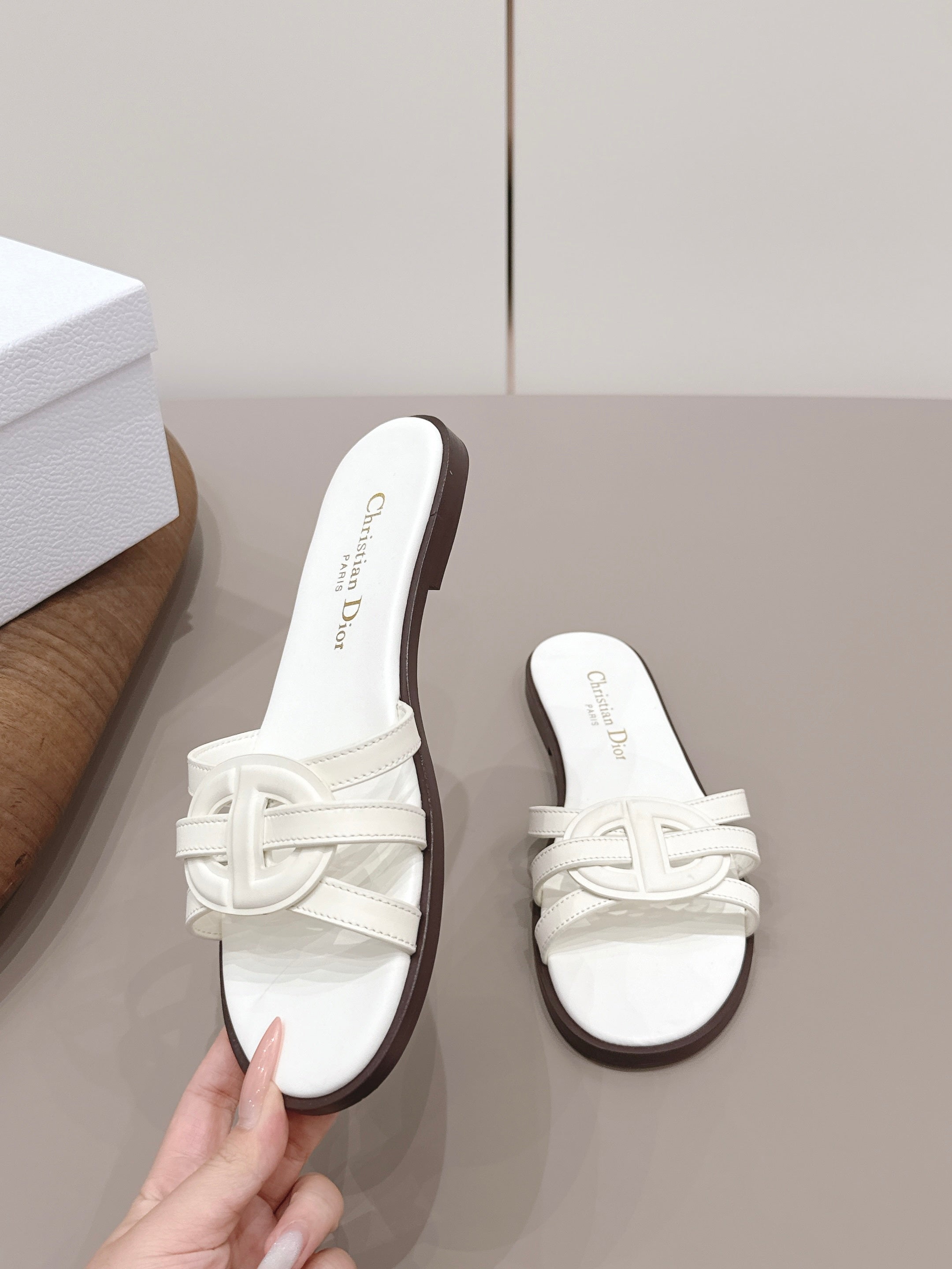CD 26s D-Club Slide Sandal White Calfskin 738248