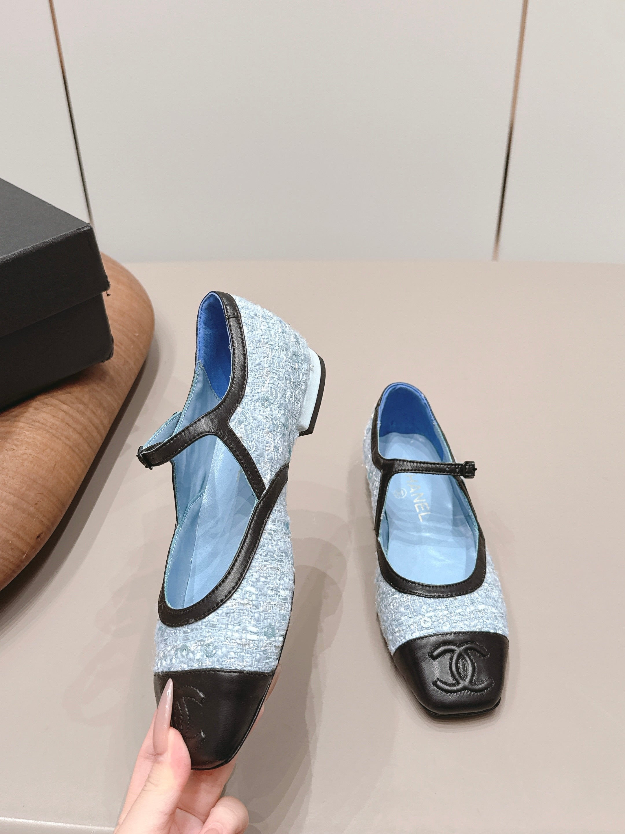 CC 26s Square-toe Ballet Flat Black Blue Sheepskin 875987