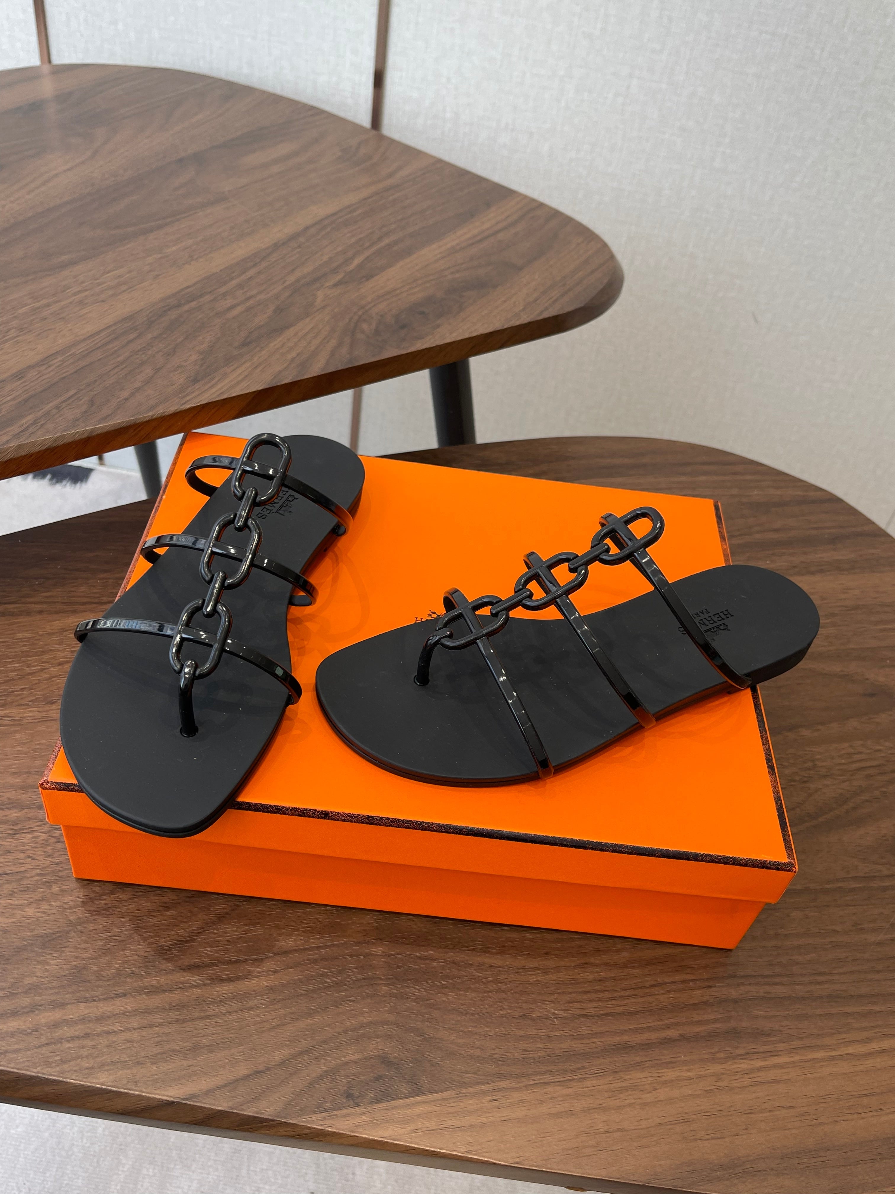 HM Mykonos Sandal Black TPU 624767