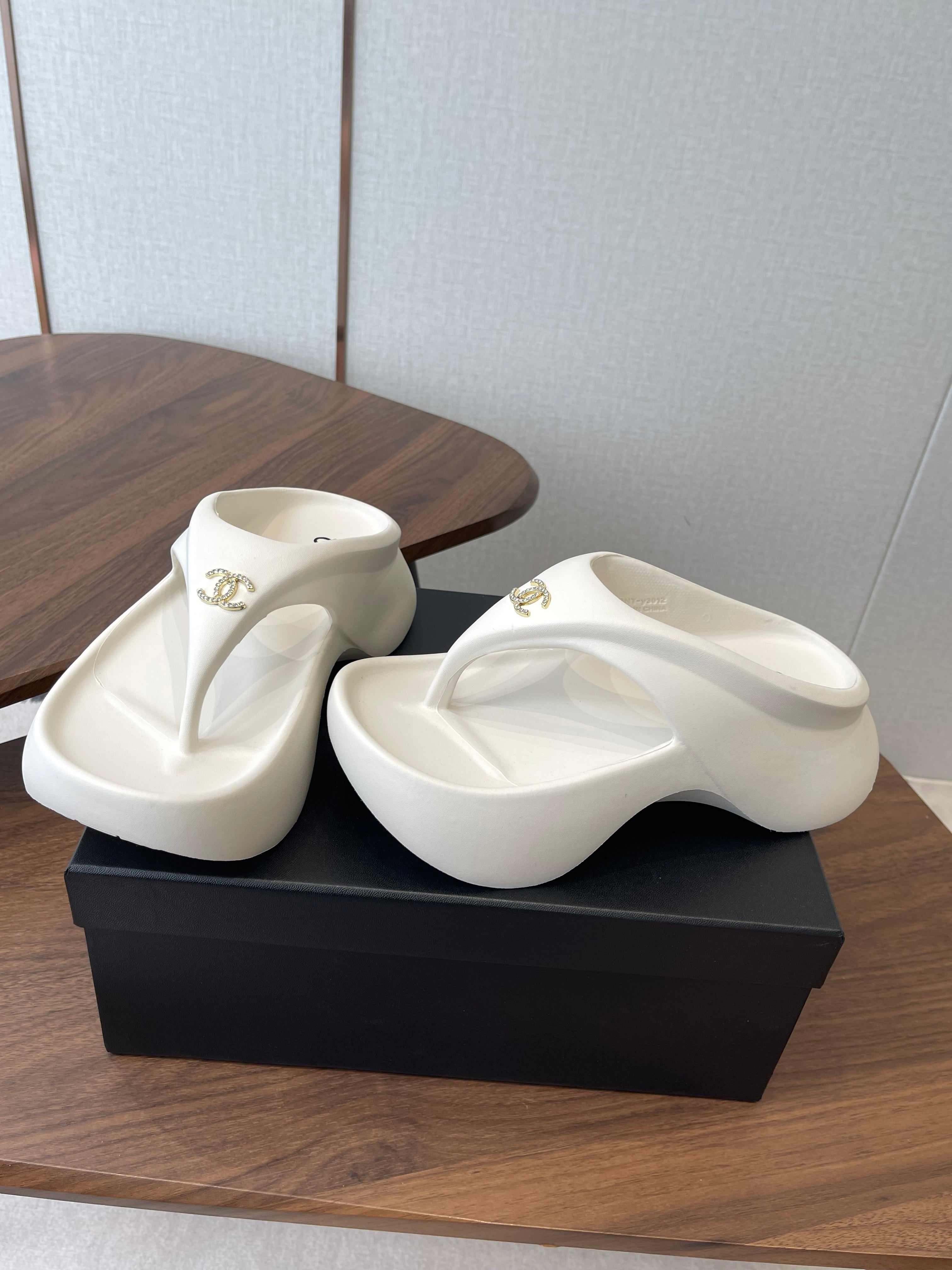 CC 26s Platform Flip-Flops White Rubber 727519