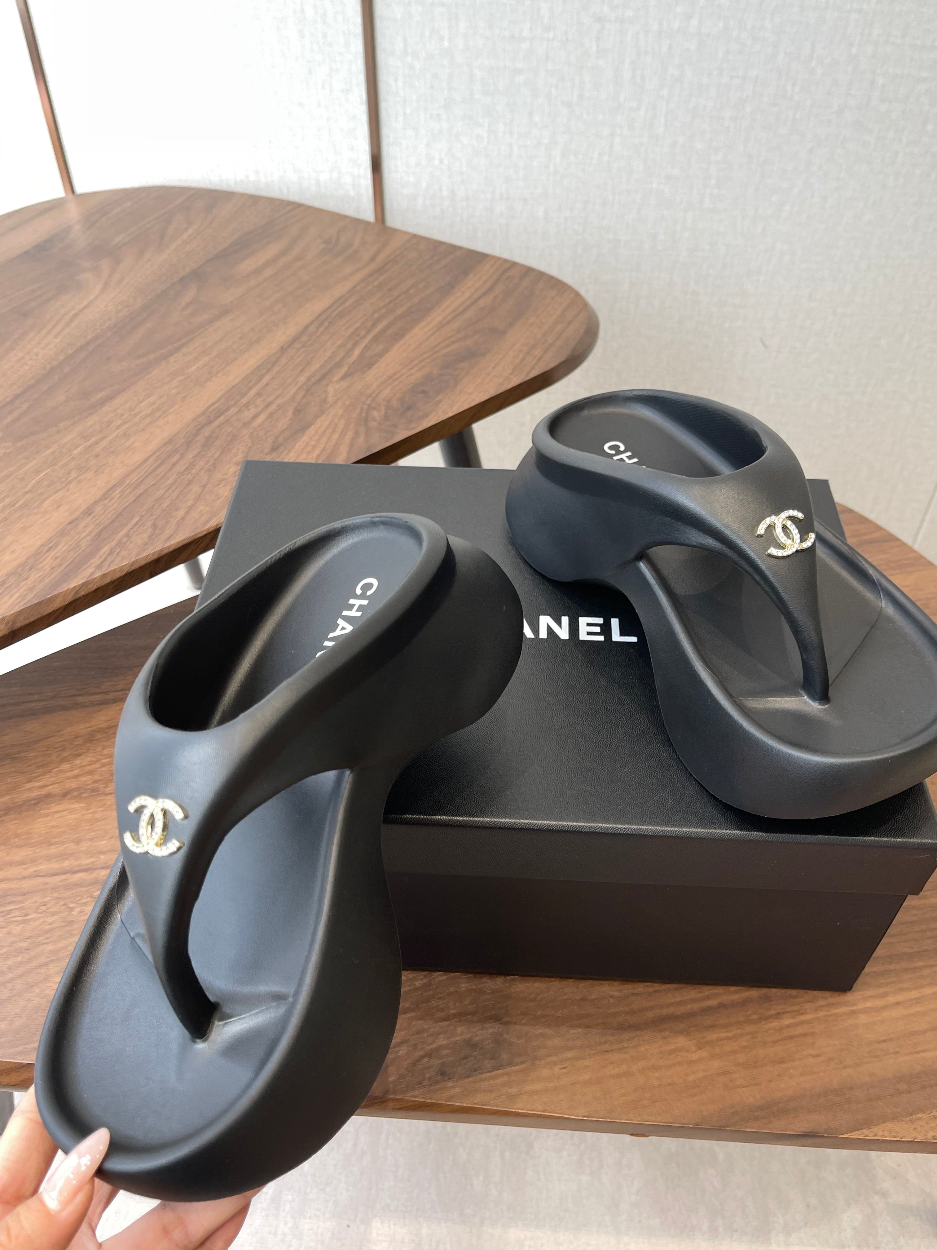 CC 26s Platform Flip-Flops Black Rubber 727520