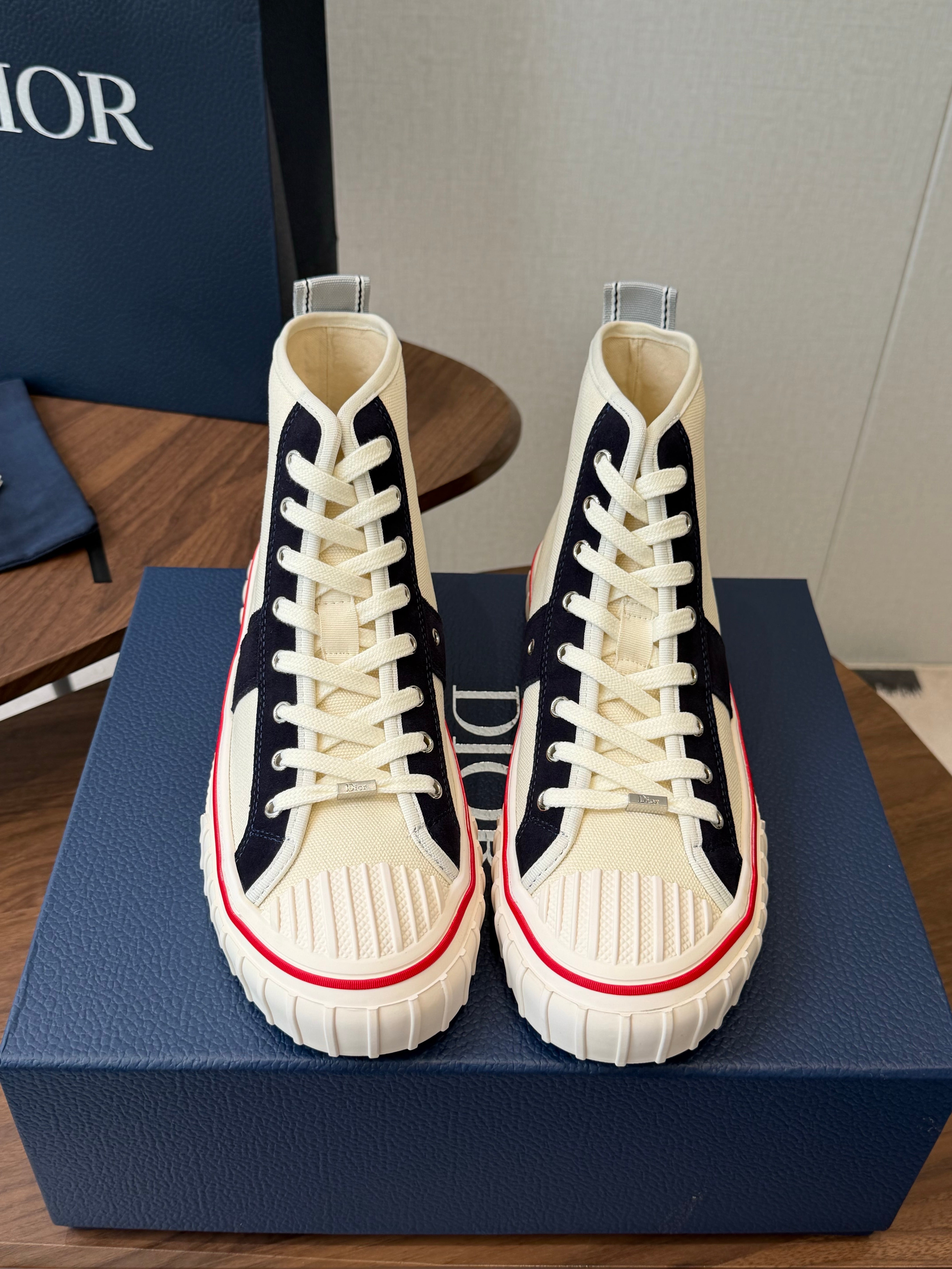 CD 26s Hooper Hight-Top Sneaker Black Beige Canvas 940262