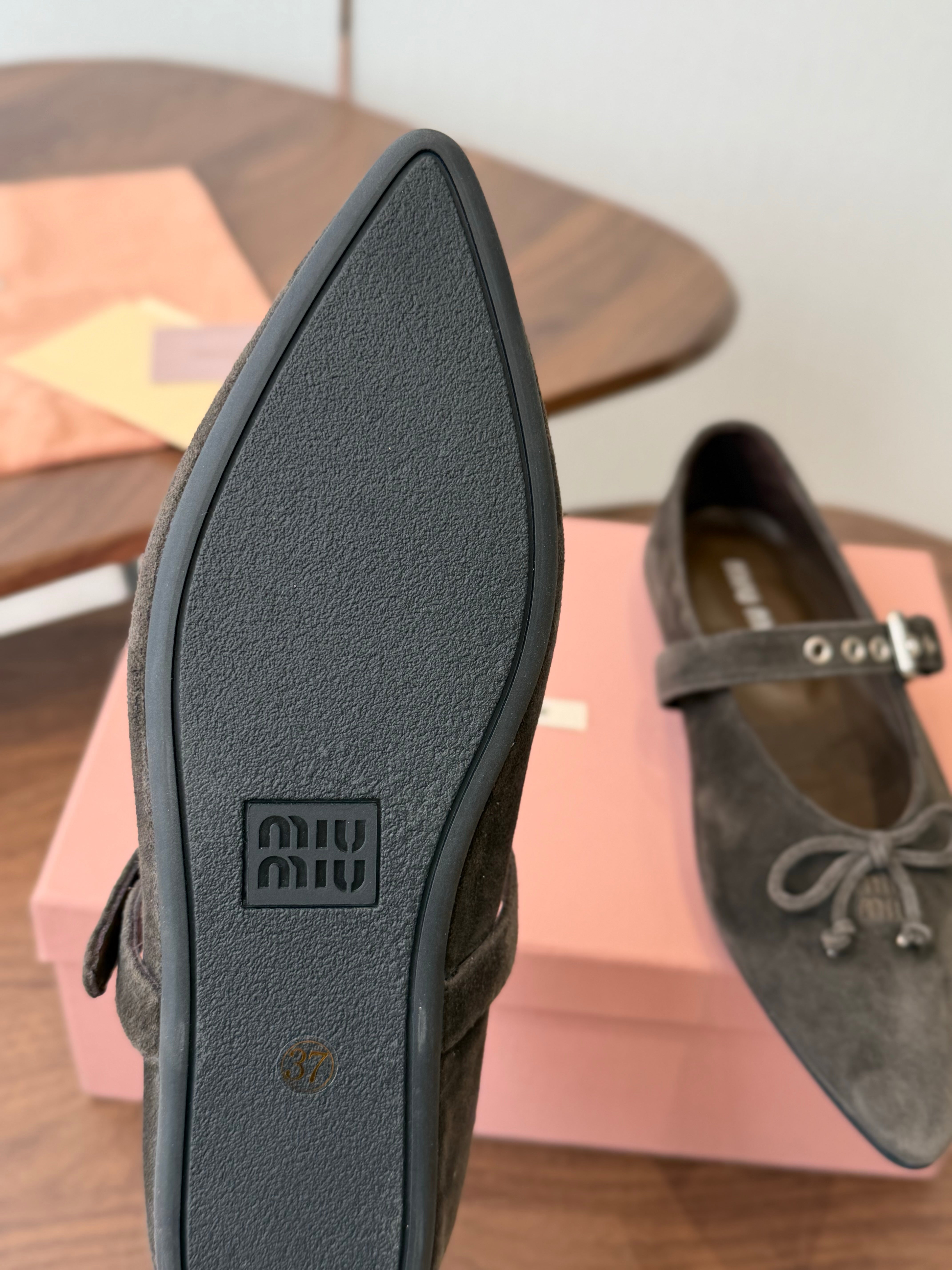 Miu Pointed-Toe Ballerina Flats Taupe Suede 940007