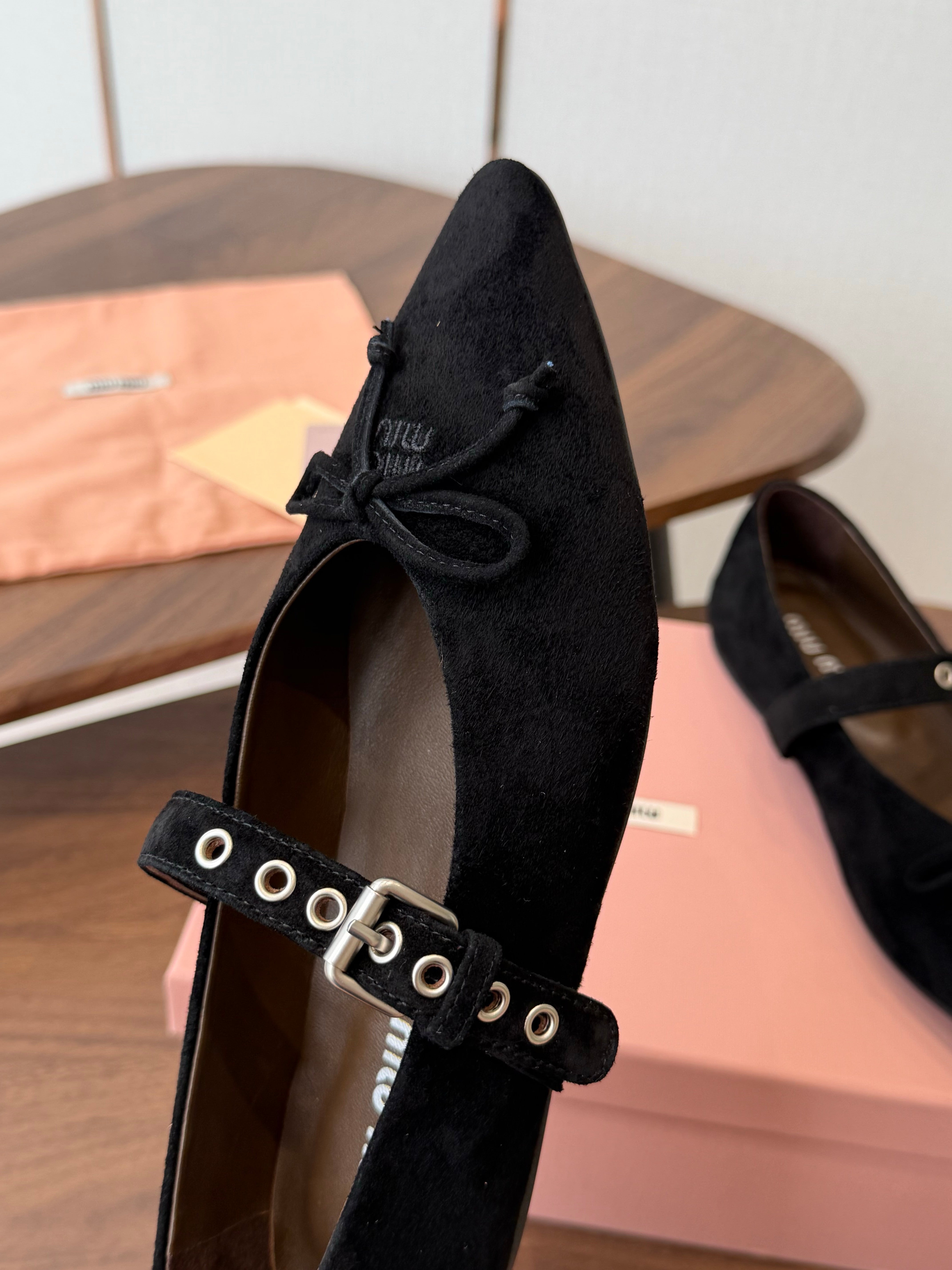 Miu Pointed-Toe Ballerina Flats Black Suede 940008
