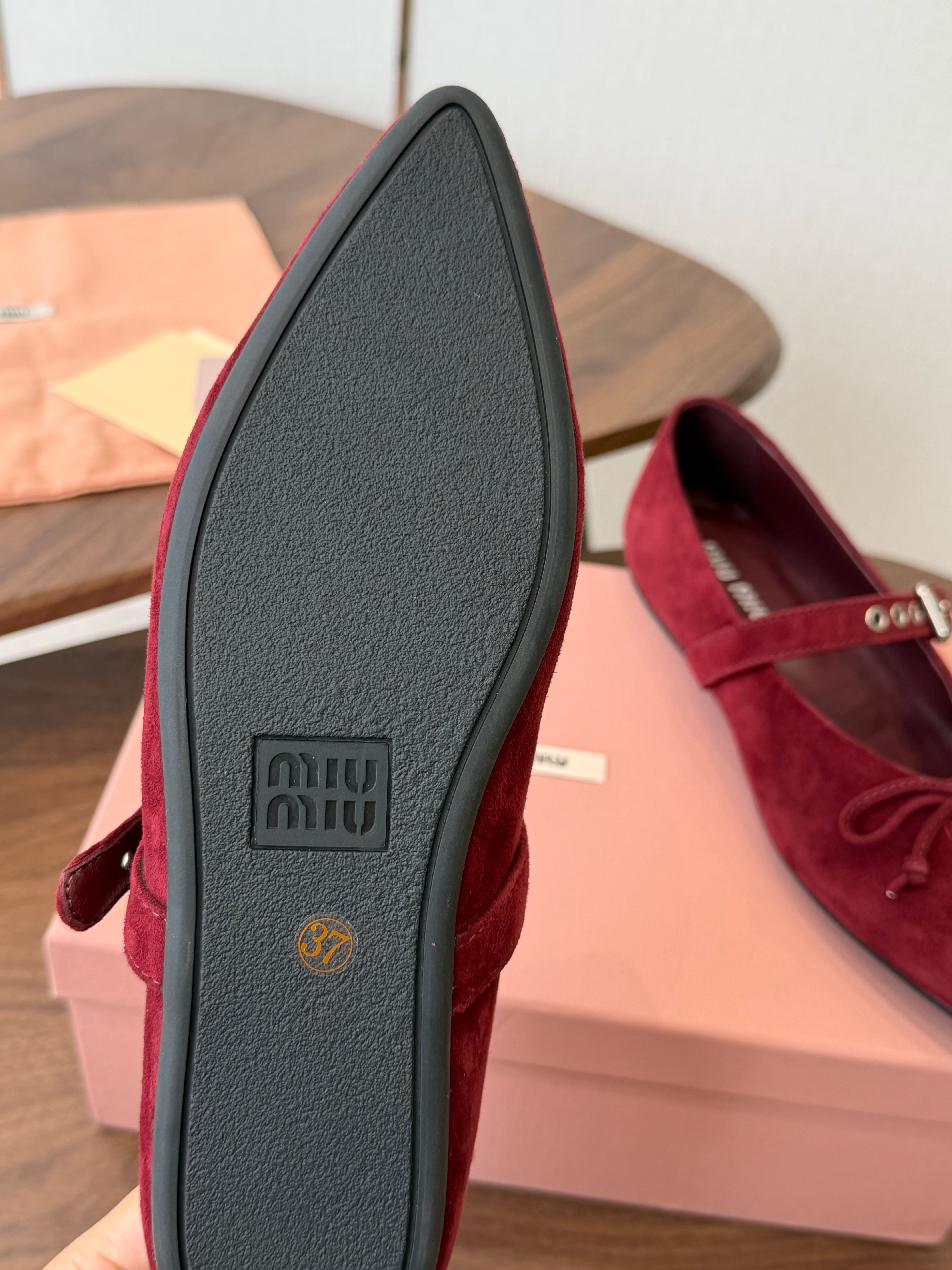 Miu Pointed-Toe Ballerina Flats Red Suede 940009