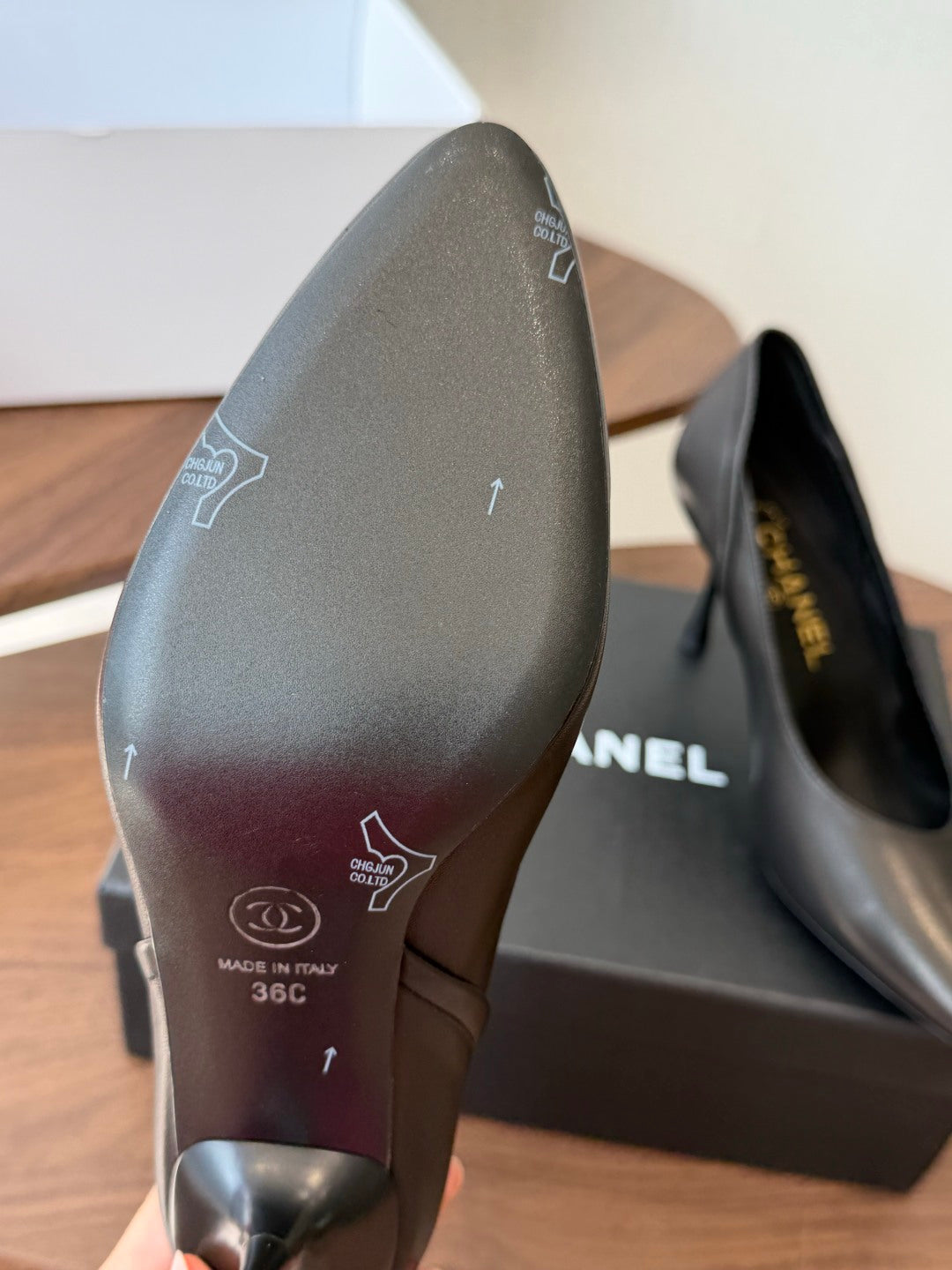 CC 26s Classic Pumps 8.5cm Black Leather 150130