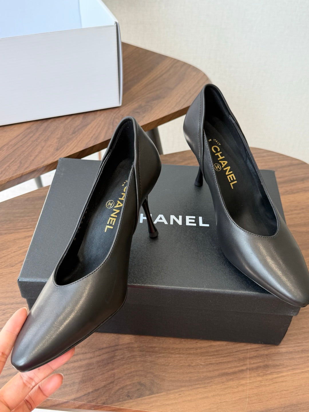 CC 26s Classic Pumps 8.5cm Black Leather 150130