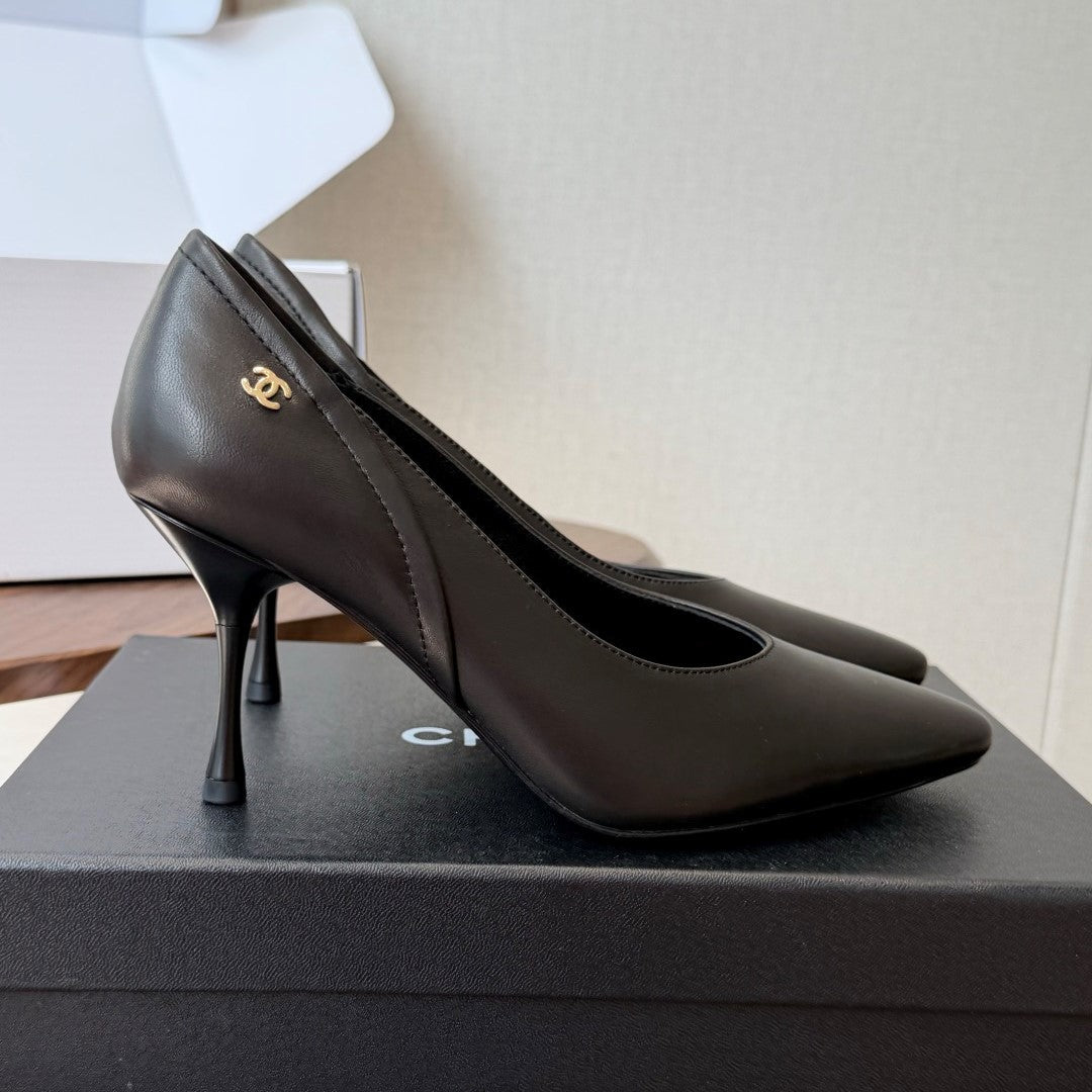 CC 26s Classic Pumps 8.5cm Black Leather 150130