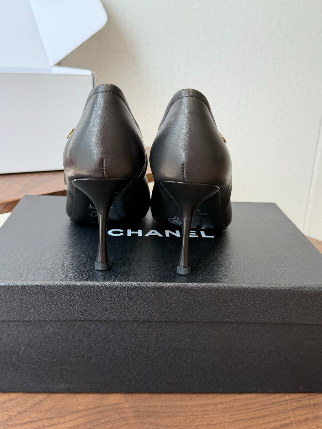 CC 26s Classic Pumps 8.5cm Black Leather 150130