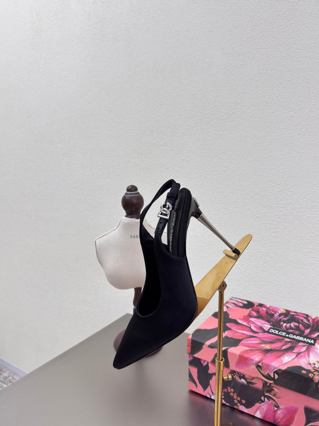 DC Slingback Pumps Black Silk & Sheepskin 343141