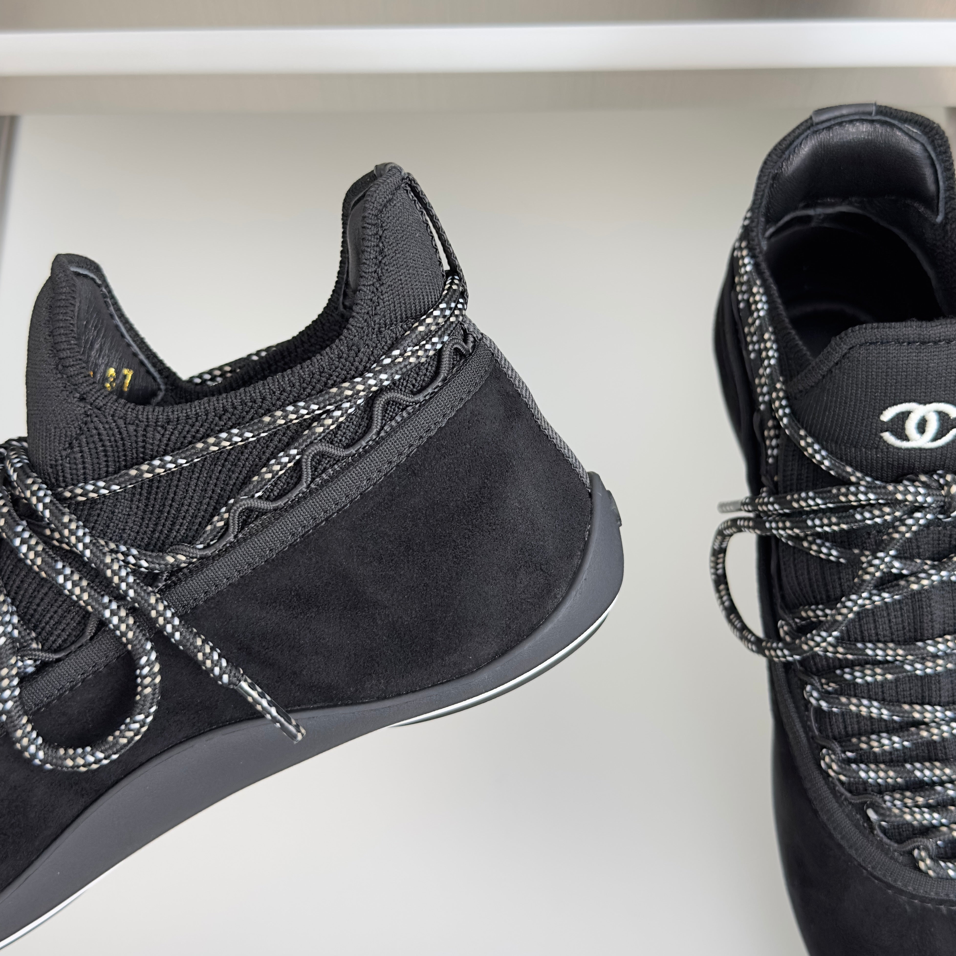 CC 26s Métiers d’art 2026 Sneakers Black Suede Fibers 869410