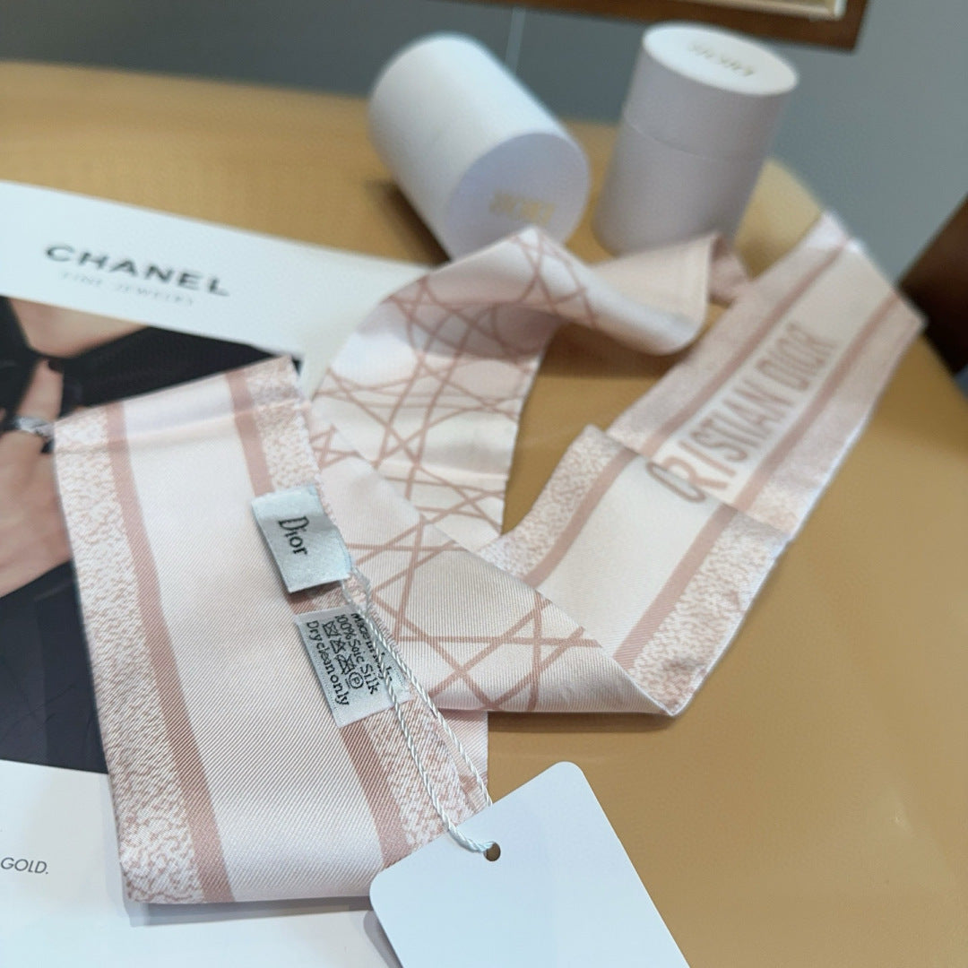 CD Twilly Mini Scarf 105 Light Pink Silk Twill 147671