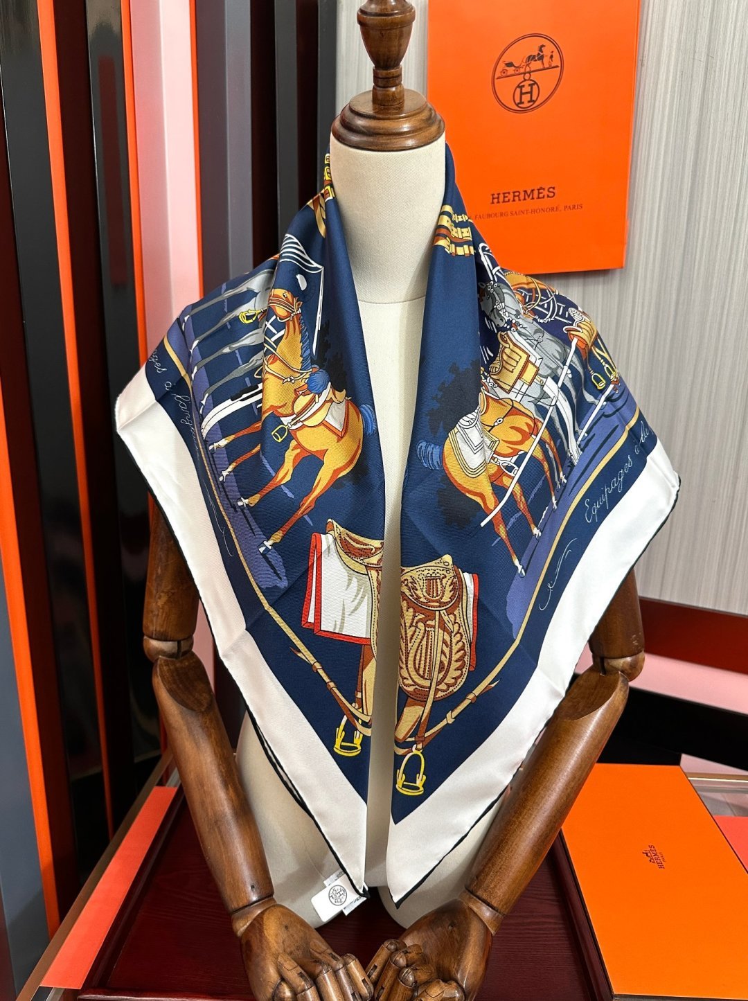 HM Scarf 90x90 Colorful Twill Silk 461780