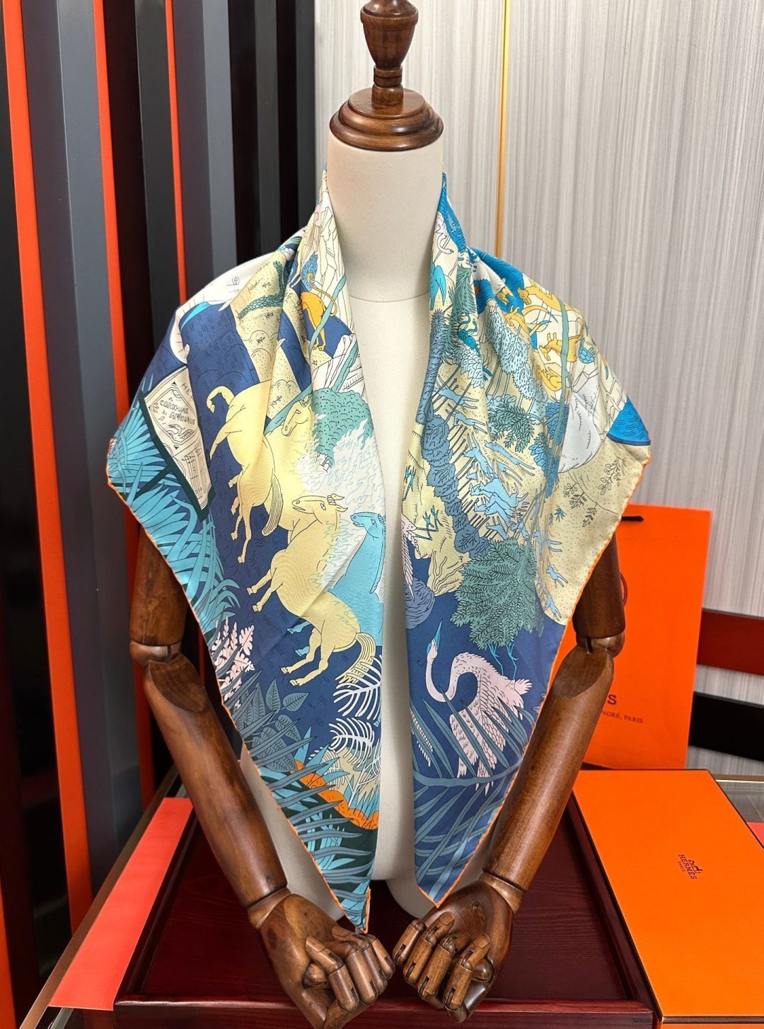 HM Scarf 90x90 Colorful Twill Silk 511156