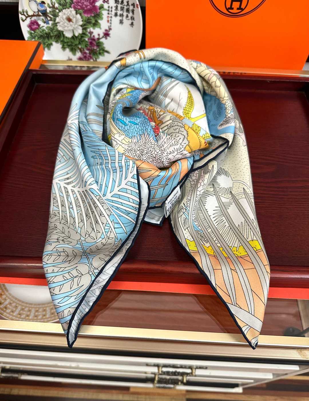 HM Scarf 90x90 Colorful Twill Silk 511157