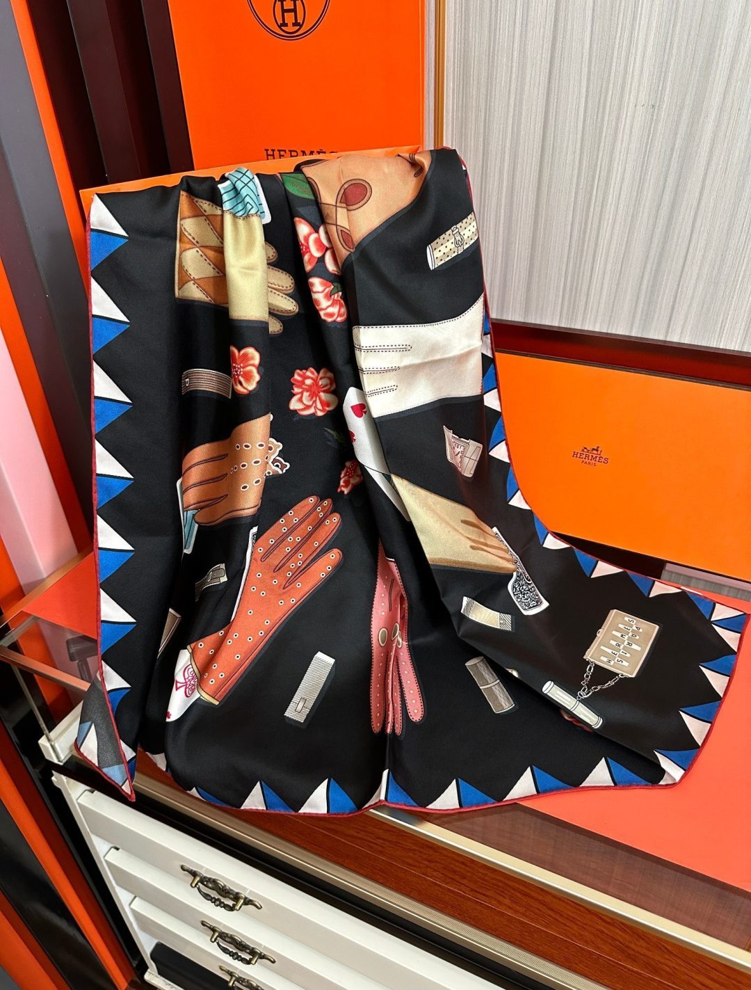 HM Scarf 90x90 Colorful Twill Silk 511158