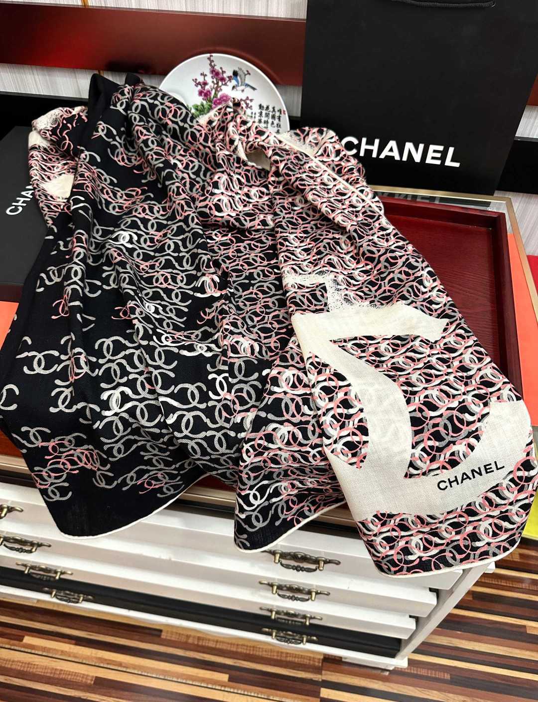CC 26s Scarf 140 In Cashmere And Silk 452245