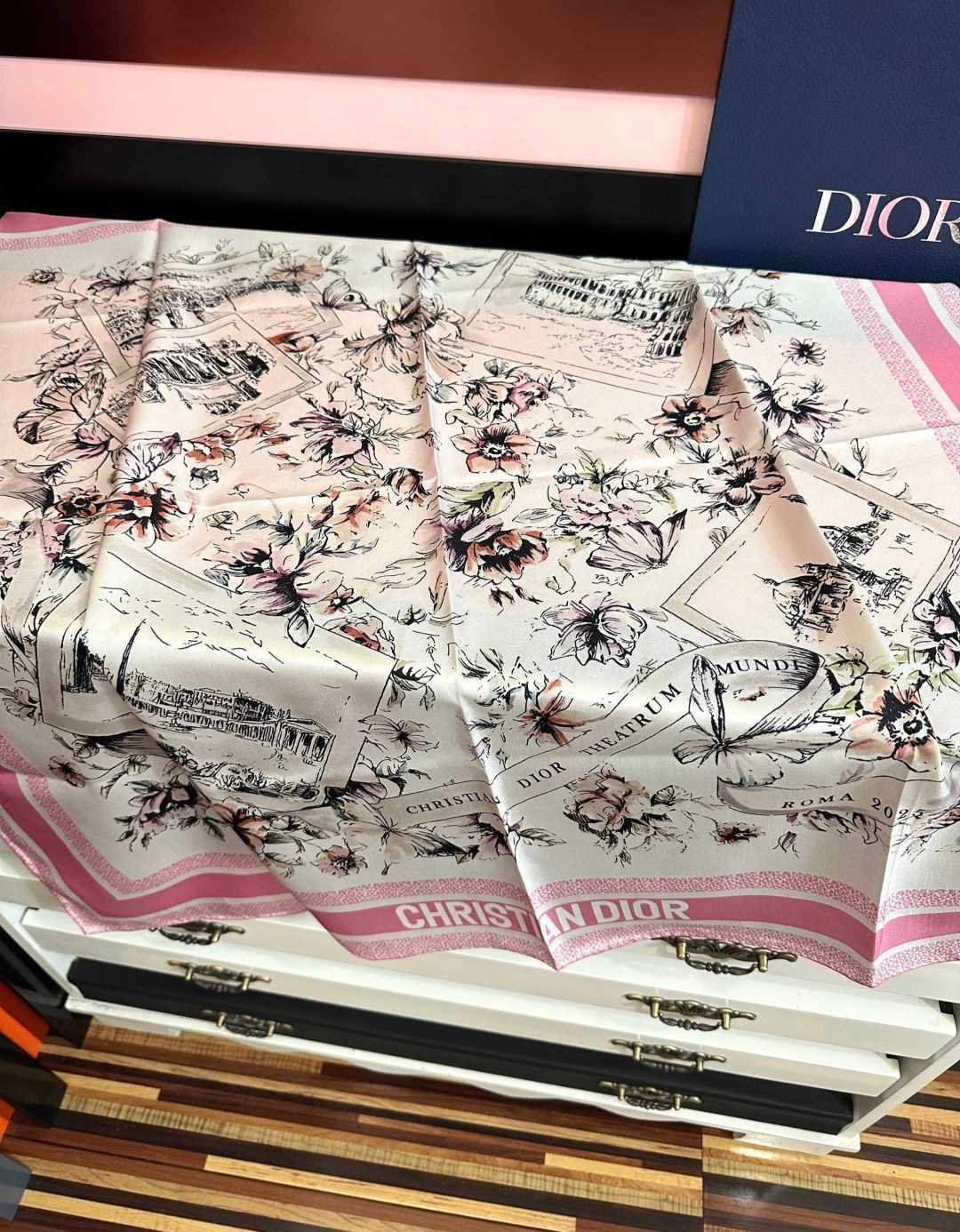 CD Scarf 90x90 Colorful Twill Silk 511170