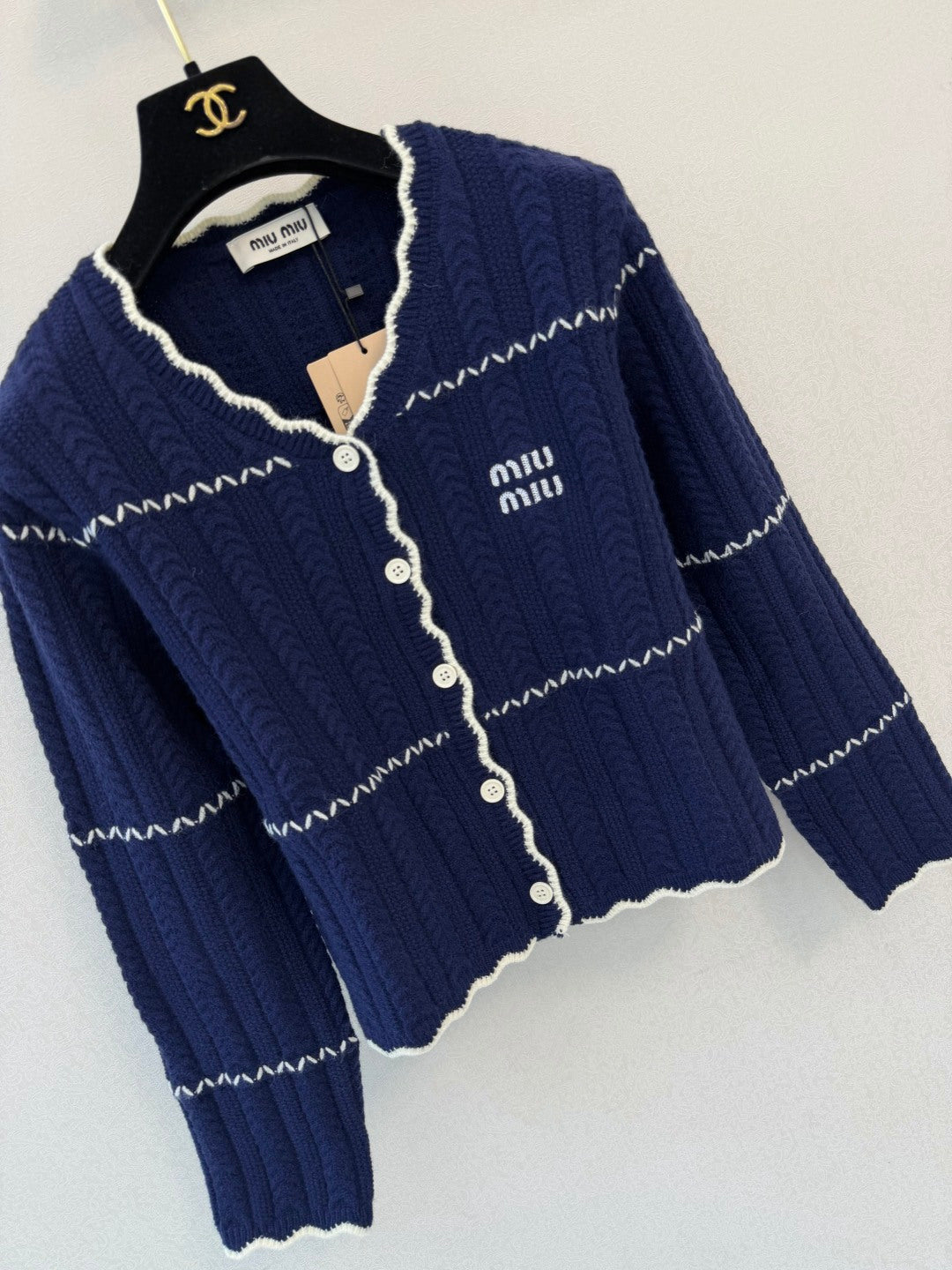 Miu 26s V-Neck Long-Sleeved Cardigan Navy Blue Wool 423102