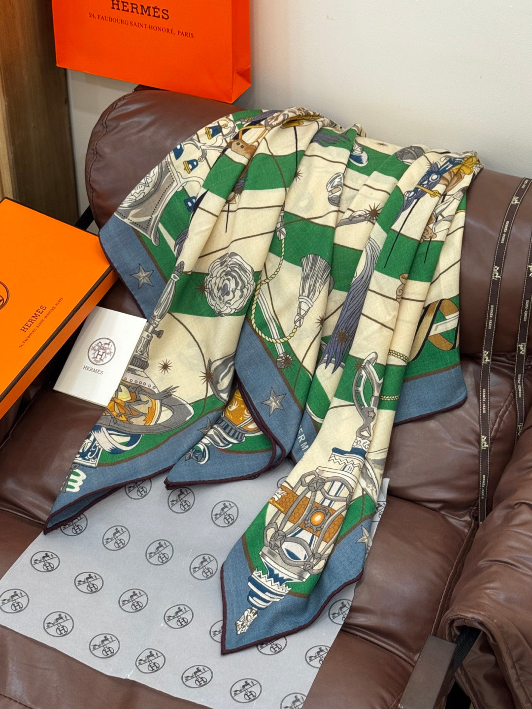 HM Starry Night Chorus Double-Sided Scarf 140cm Green Silk Cashmere 143714