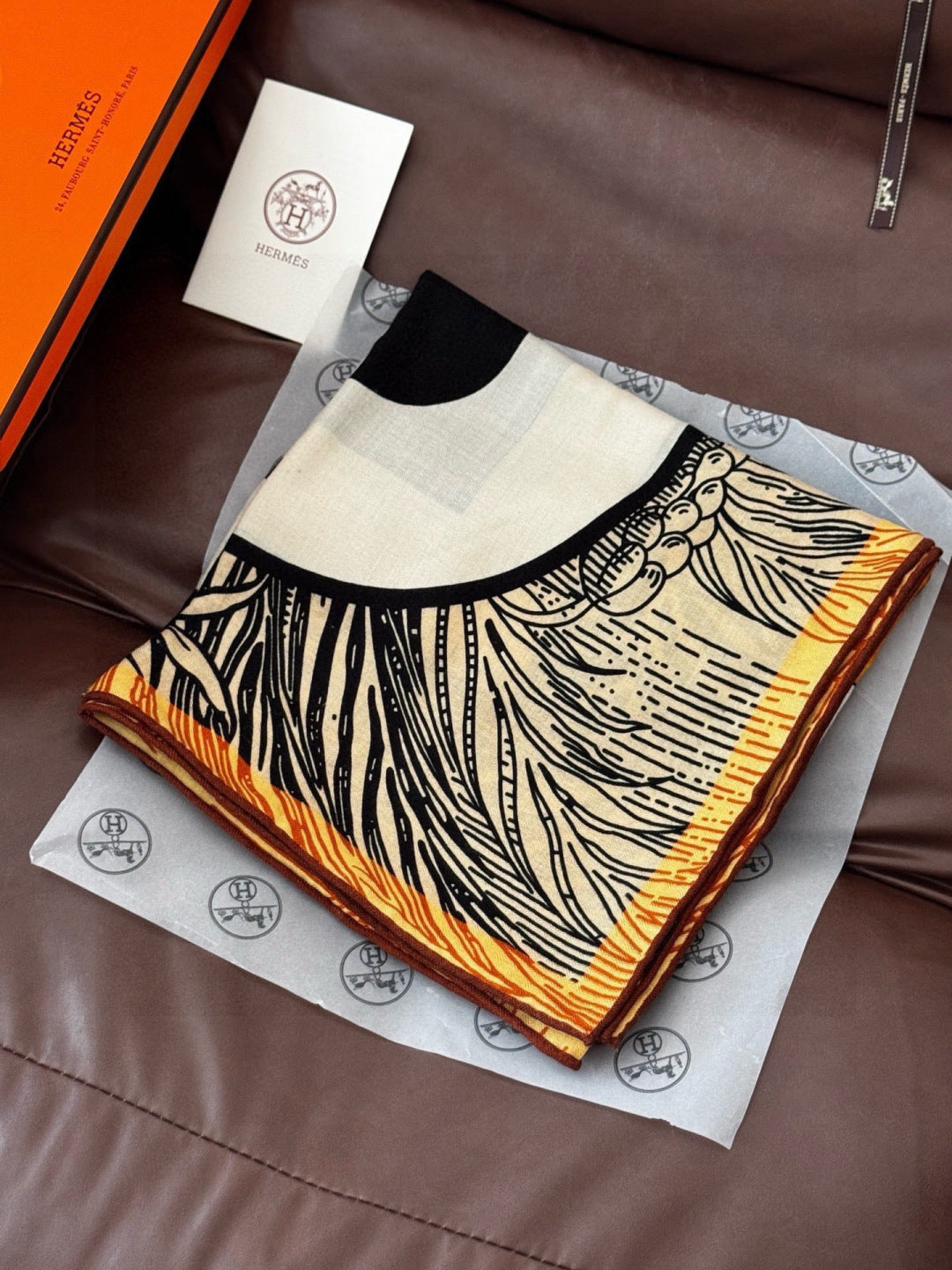 HM 26s Double-sided Scarf 140cm White Brown Silk Cashmere 153142