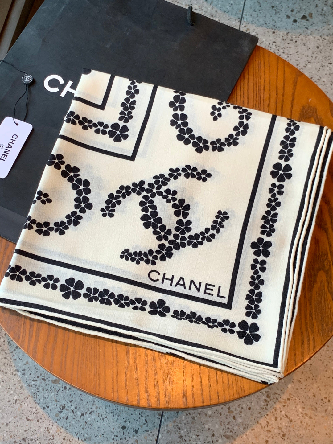 CC Double-Sided Scarf 135cm White Mulberry Silk Cashmere 153153
