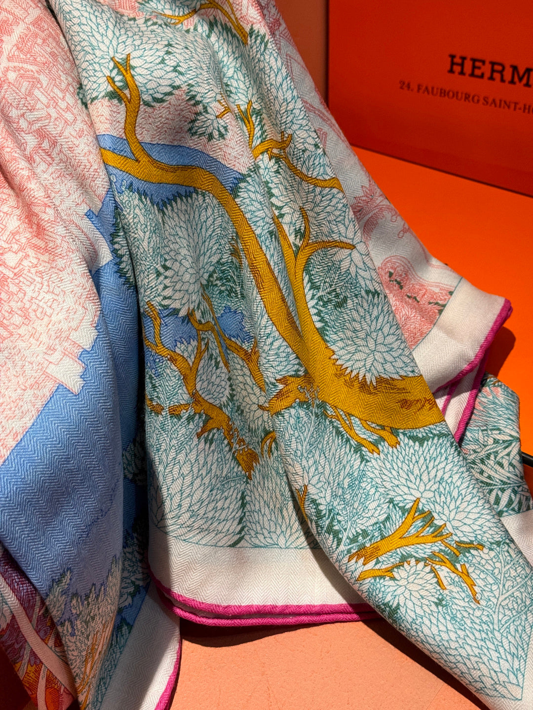 Retour a la Nature Scarf 140cm Pink Colorful Cashmere Silk