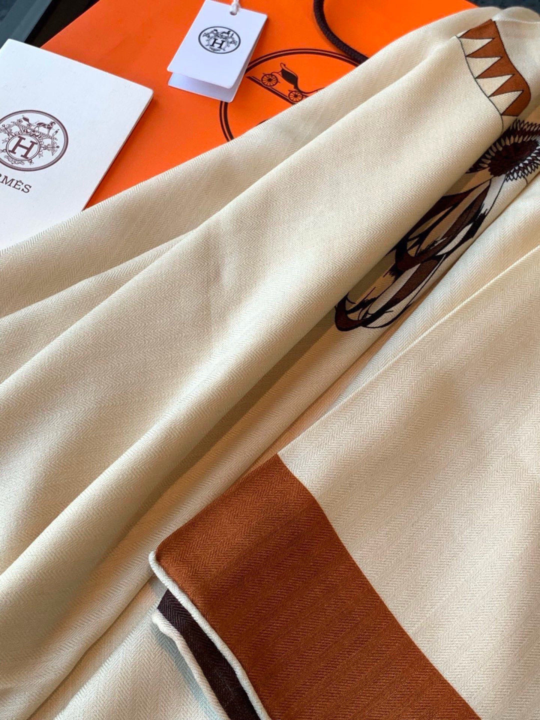 HM 26s Scarf 140 In Cashmere And Silk 304243