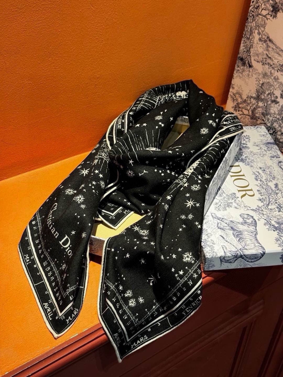 Dior 26s Scarf 140cm Silk & Cashmere 304690