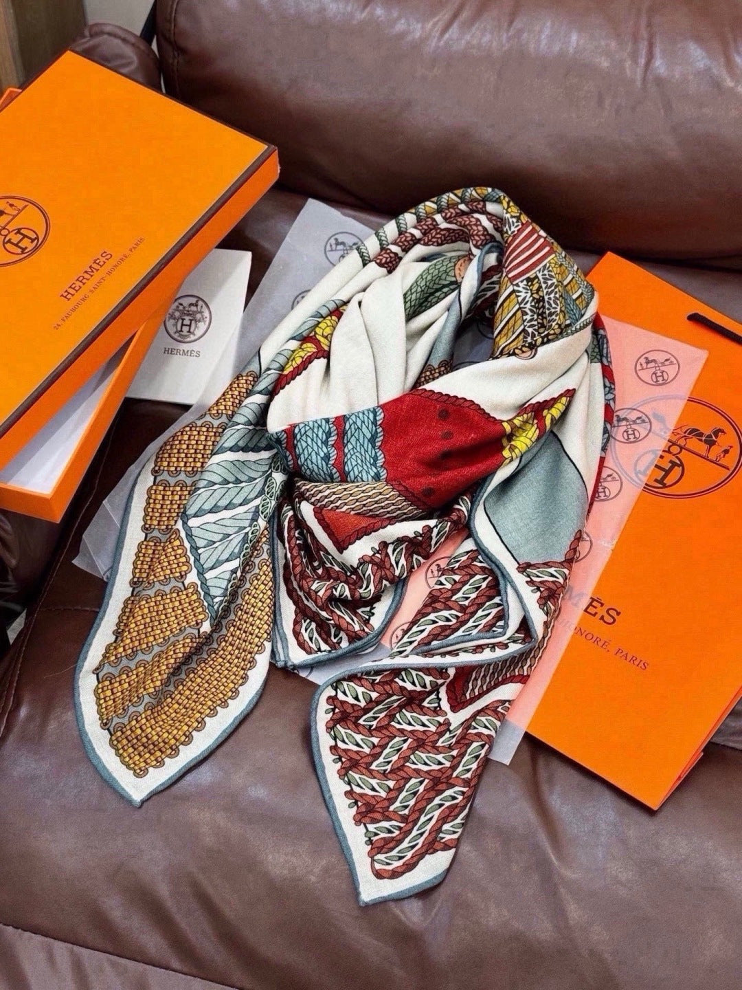 HM 26s Scarf 140 In Cashmere And Silk 446743