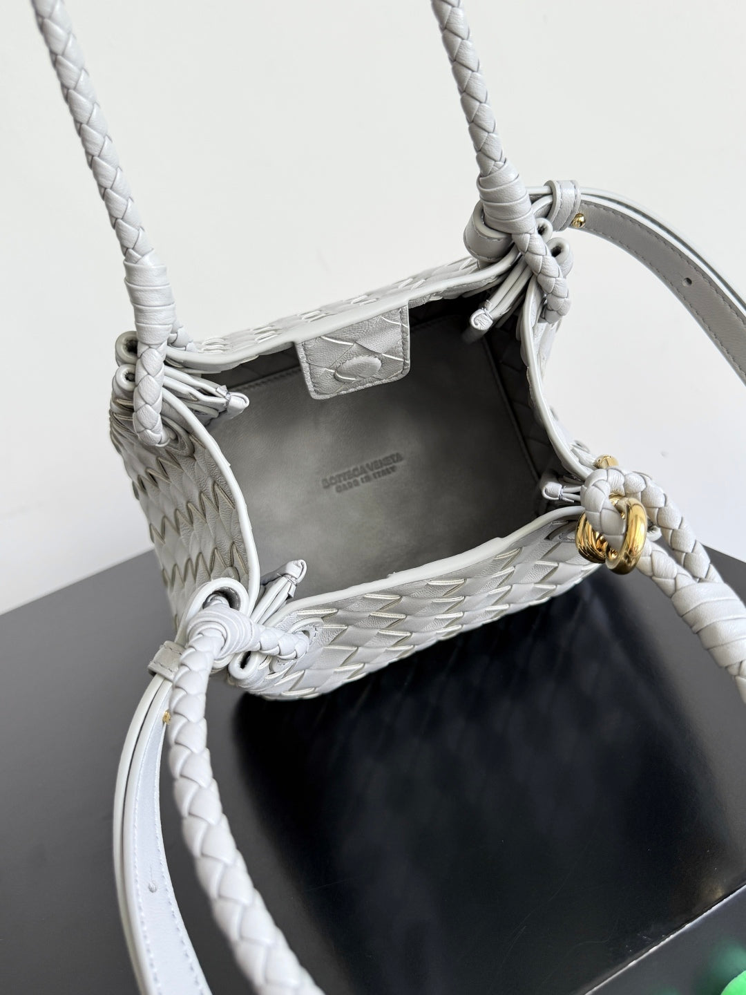BV 25s Parachute Handbag 21cm Intrecciato Calfskin Leather GHW