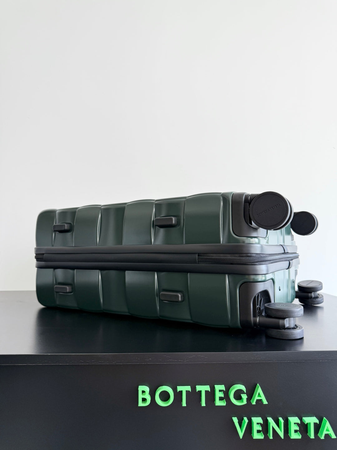 BV 25 Odyssey Cabin Suitcase Seaweed Polycarbonate & Intreccio Pattern