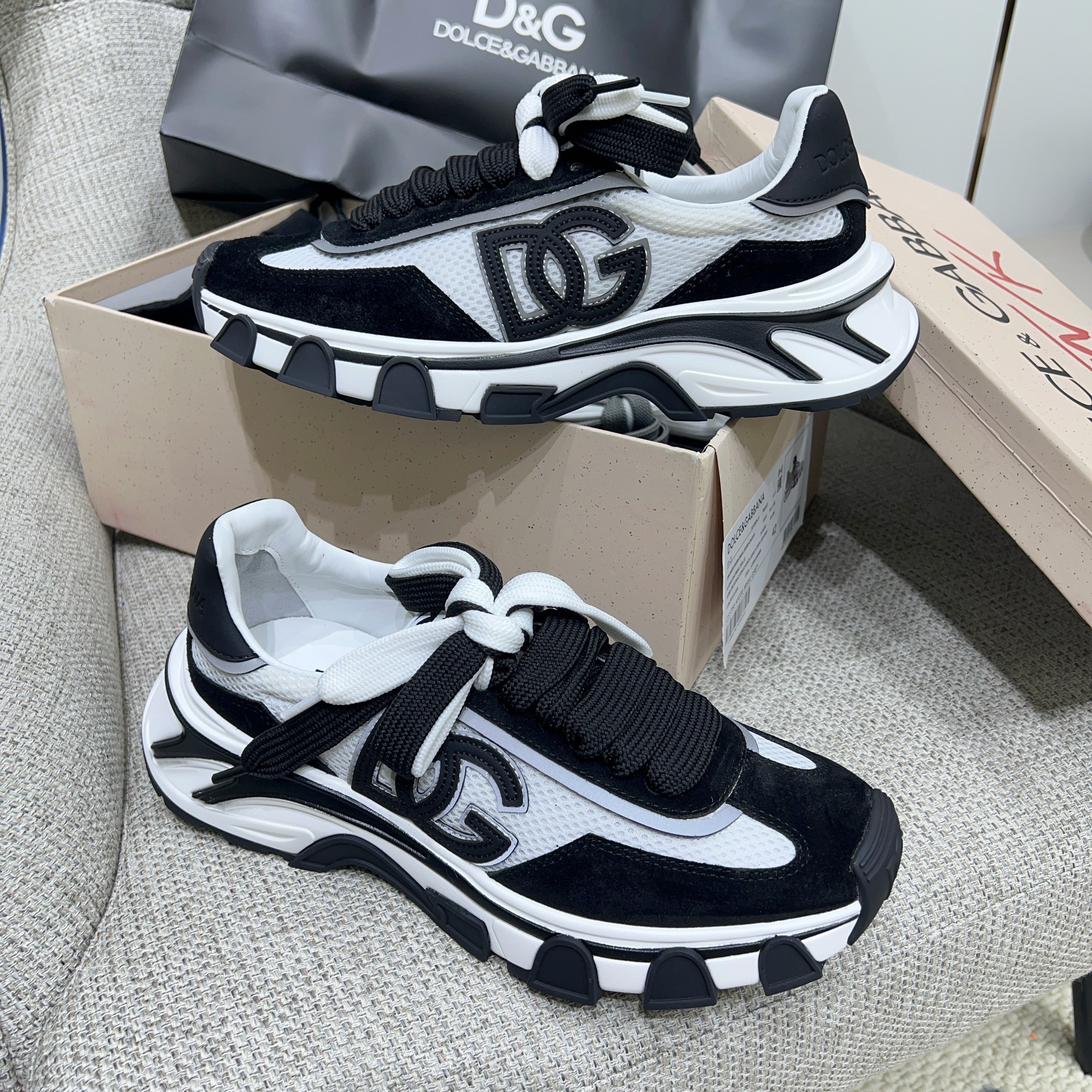 DG Country Road Sneakers Black White Mesh Suede 852465