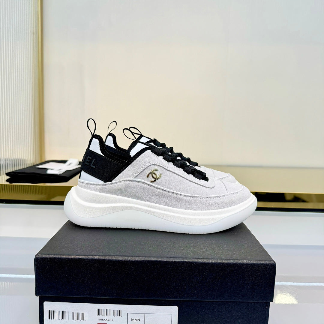 CC 26s Casual Sneakers Cream Suede 928043